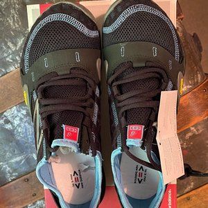 New Balance Women's WT10BL Trail Running shoes